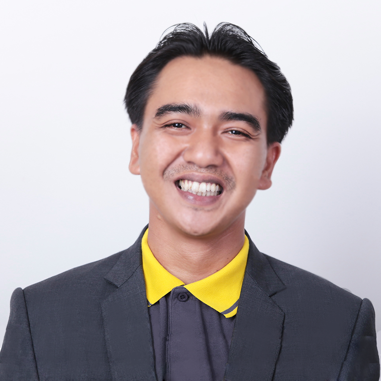 นายสมบัติ มณีดำ