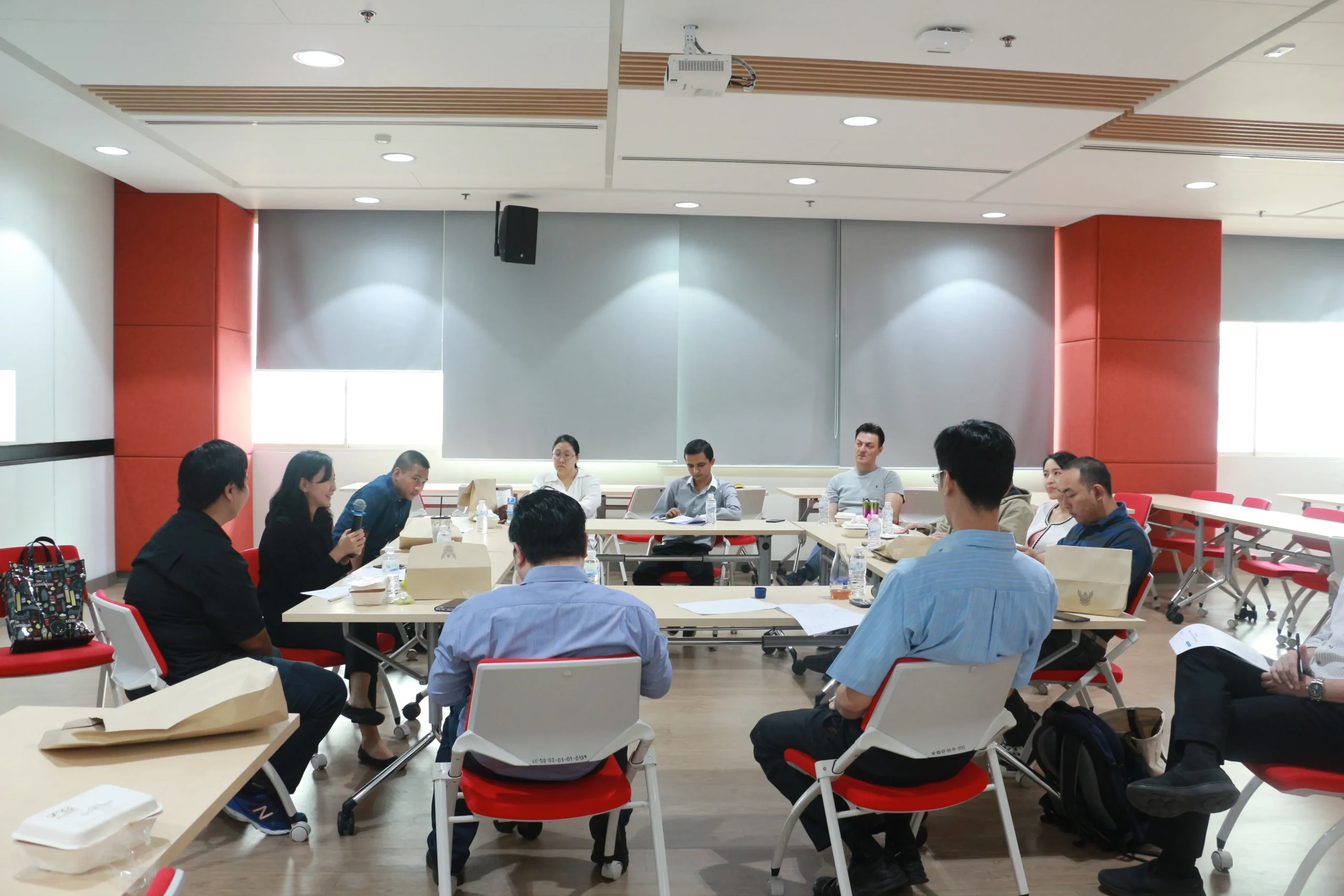 Brown Bag Seminar Chomsorn Tangdenchai