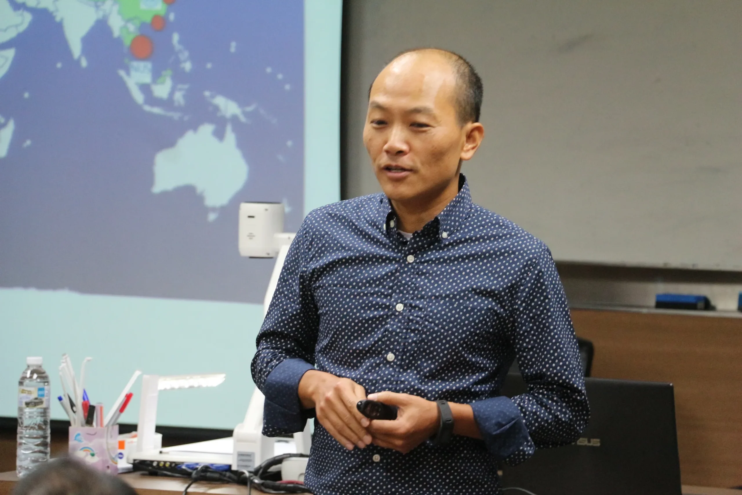 Research Seminar Tony Tong
